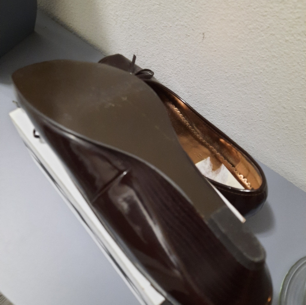 Shoes - Picture 2 of 7
